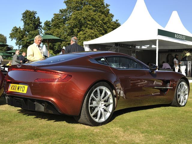 Aston Martin выпустил еще один тизер Vulcan